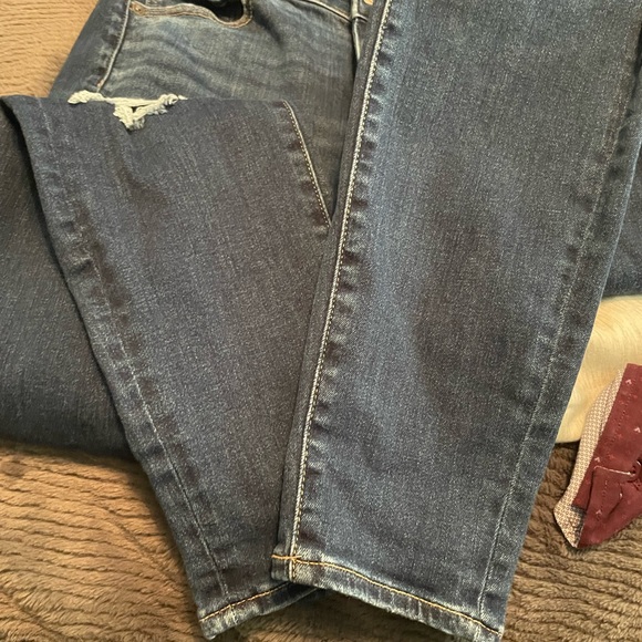 American Eagle Skinny Jeans. - Picture 2 of 4